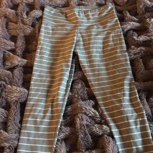 Kiava cropped grey and white striped leggings